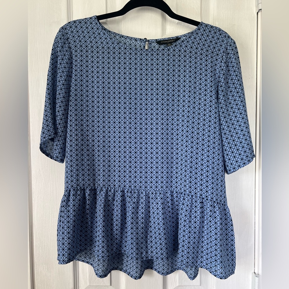 Banana Republic - Women’s Blue Top (Medium)